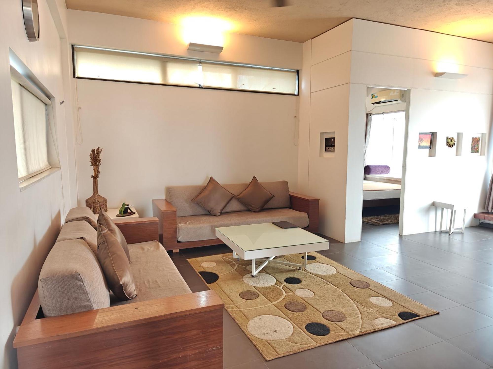 קולהאפור Chandralok Service Apartments מראה חיצוני תמונה