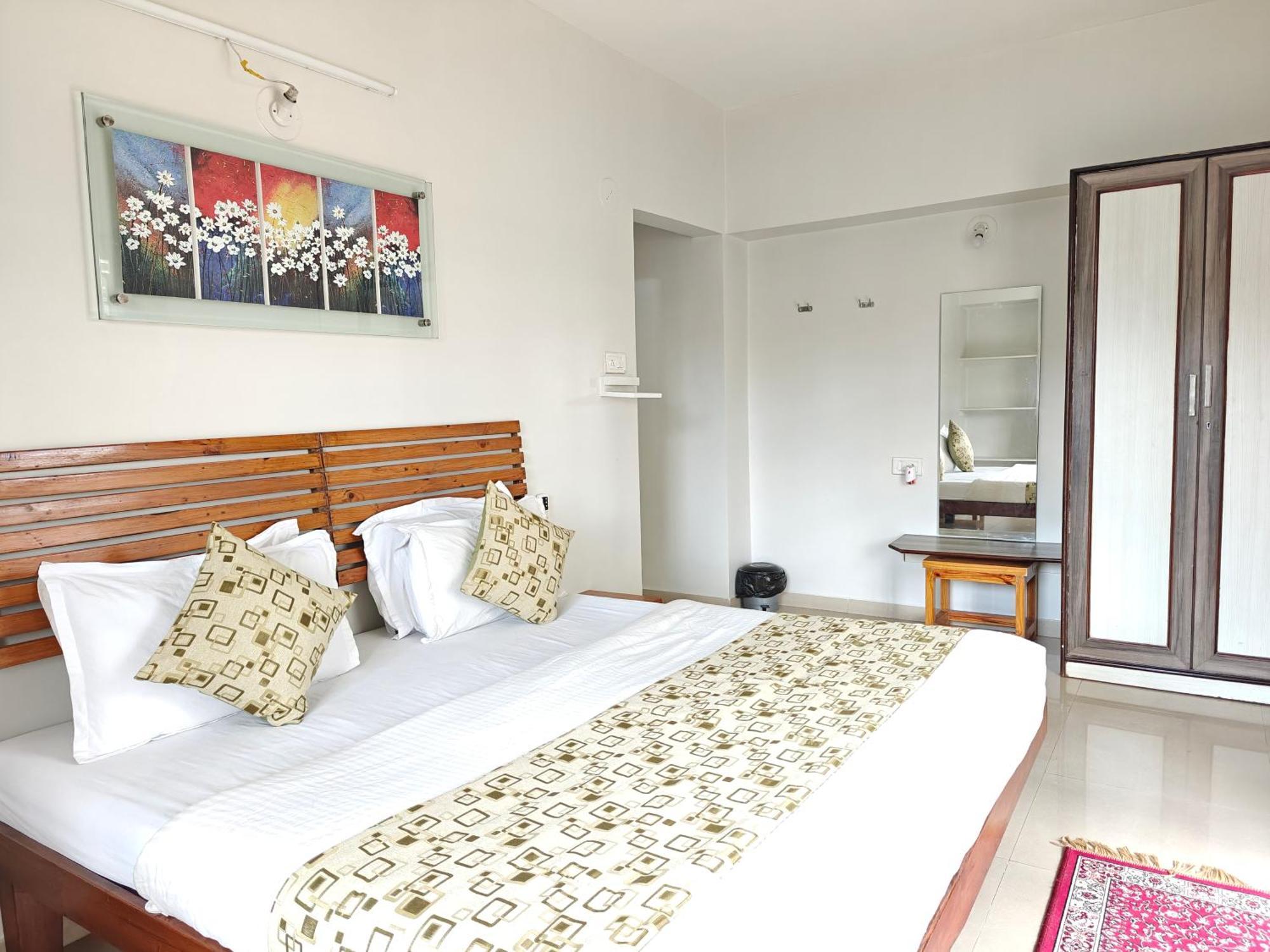 קולהאפור Chandralok Service Apartments מראה חיצוני תמונה