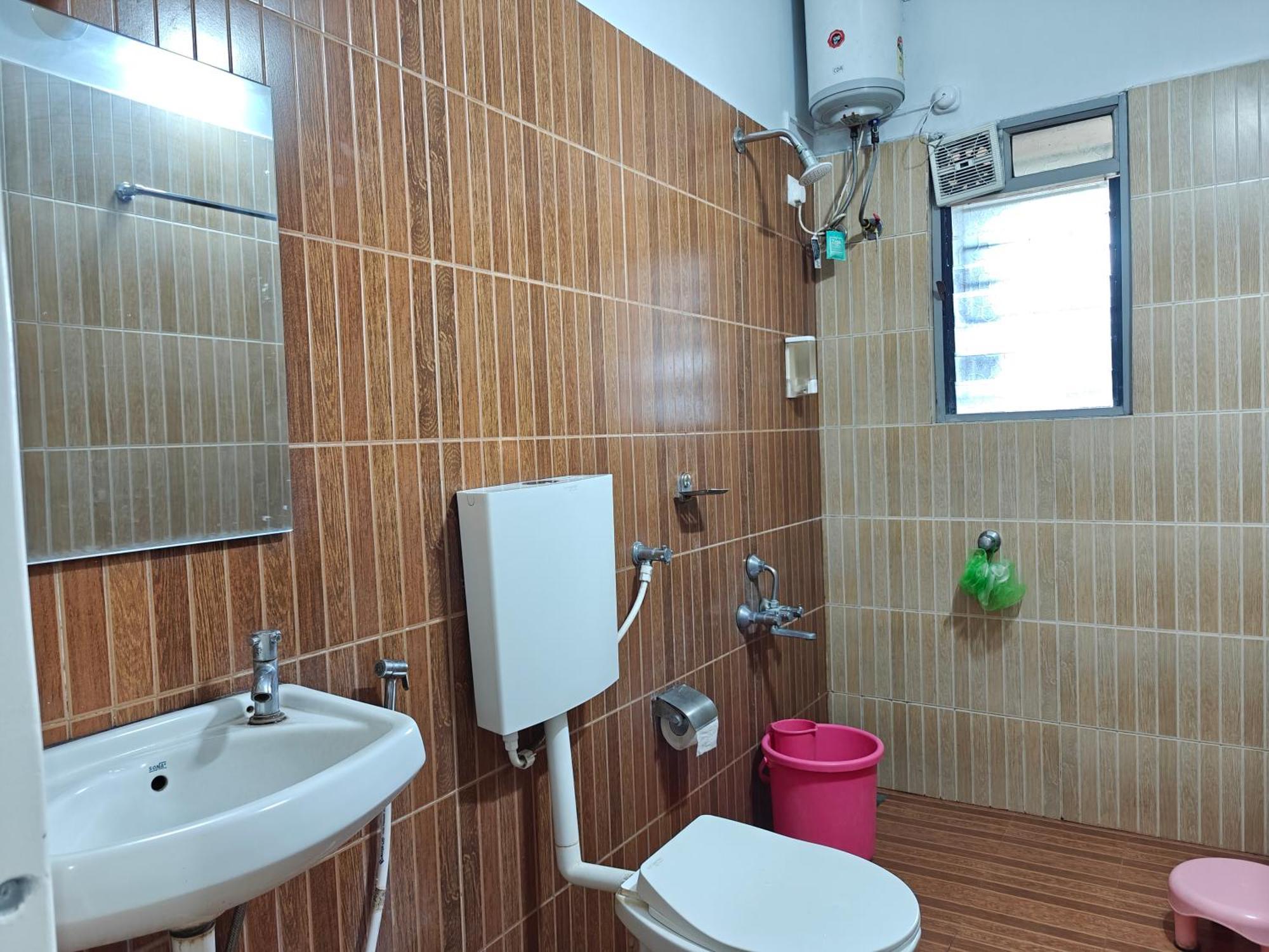 קולהאפור Chandralok Service Apartments מראה חיצוני תמונה